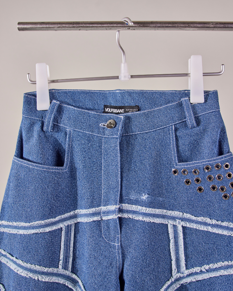 Close-up of fabric texture and stitching on Criss oversized denim pants – Volfsbane streetwear