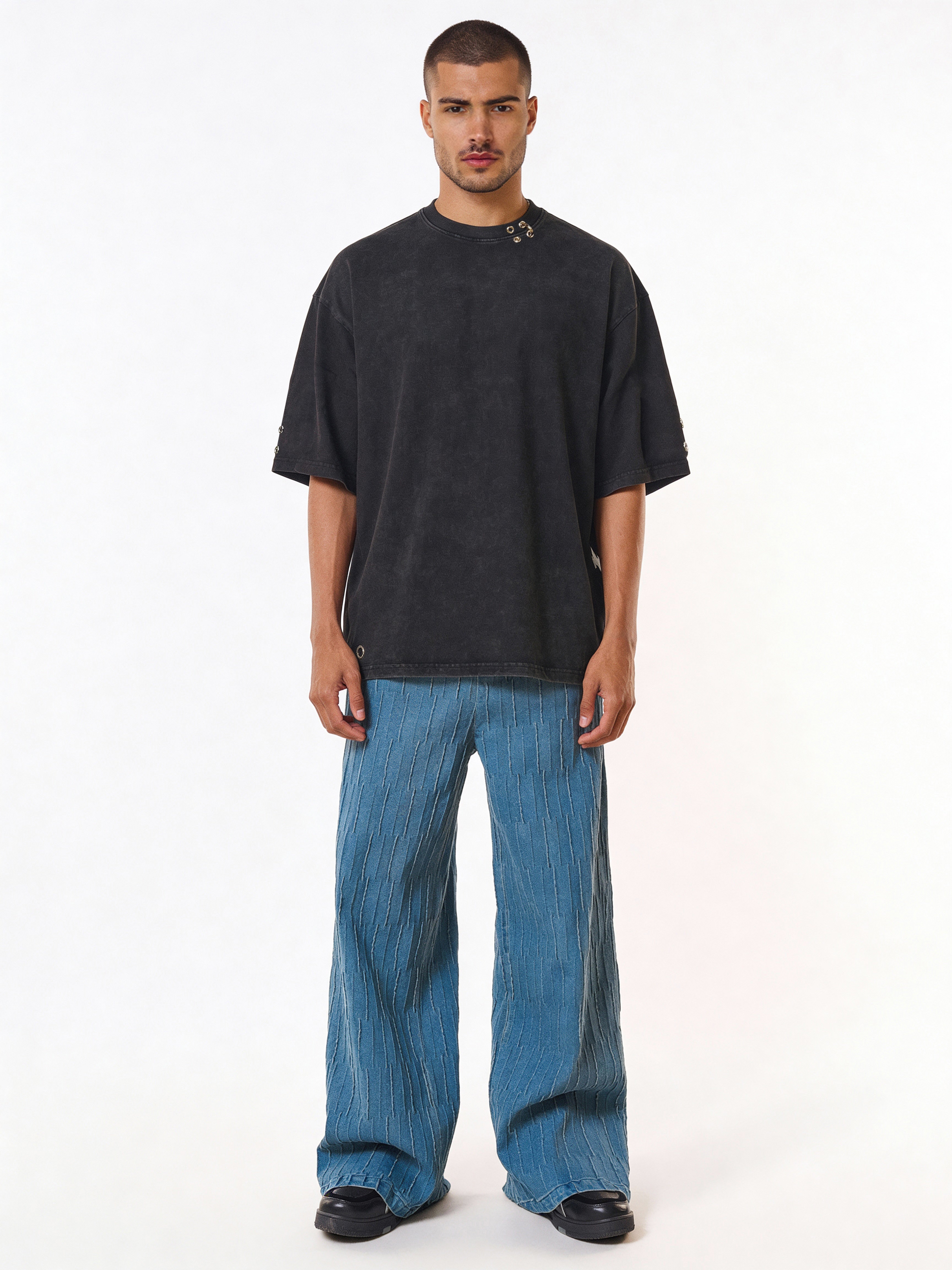 VOLVES OVERSIZED T SHIRT